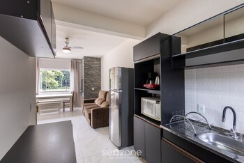 Rhes - Apt 2 Min From The Beach In Bombinhas,,2 star