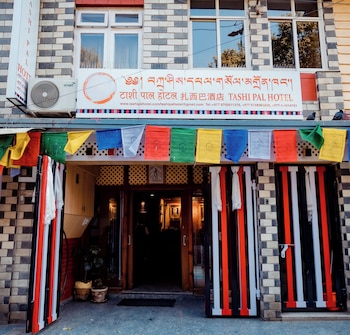 Tashi Pal Hotel,,3 star