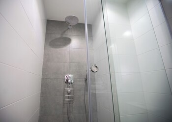 Greystone Apartments,,4 star
