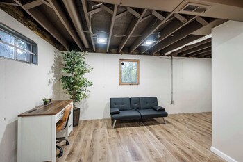 the family nook home for 8