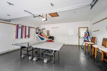 the family nook home for 8