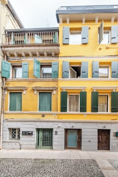 apartmentsarena mustacchi rooms