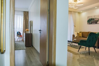 moonlight manor by edmor suites
