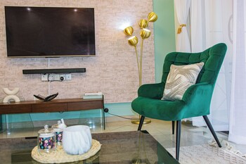 moonlight manor by edmor suites