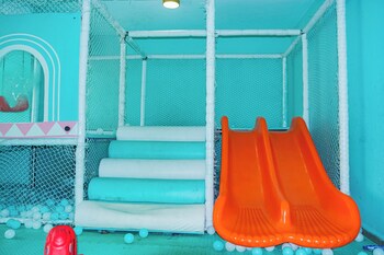 moonlight manor by edmor suites