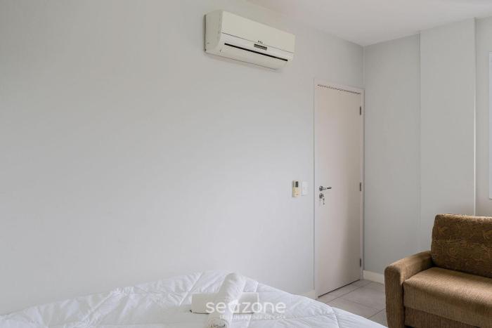 apt w balcony and bbq 500m from the beach rml605