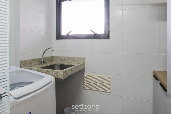 apt w balcony and bbq 500m from the beach rml605