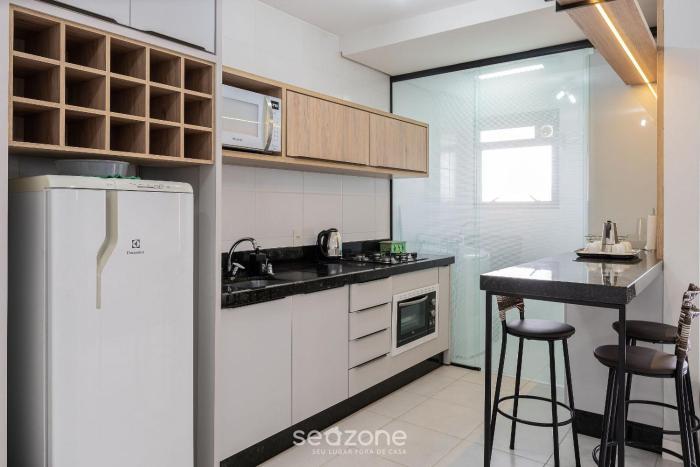apt w balcony and bbq 500m from the beach rml605
