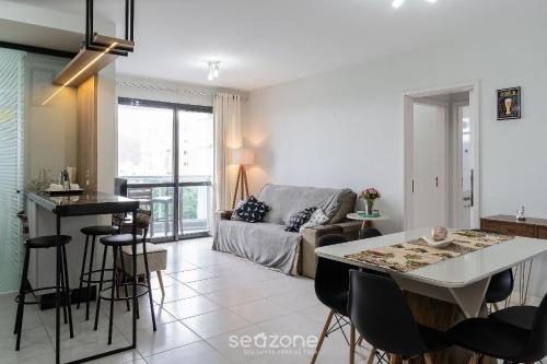 apt w balcony and bbq 500m from the beach rml605