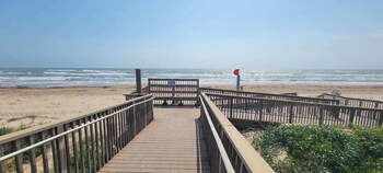 3rd flr beachview luxe elevator pool bbq