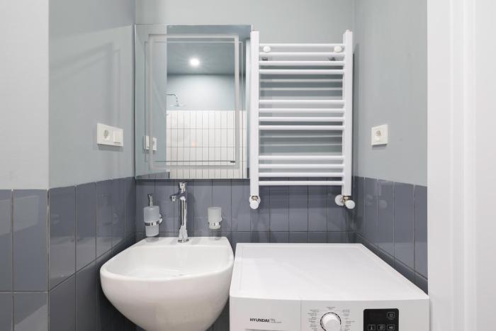 next white aparthotel official