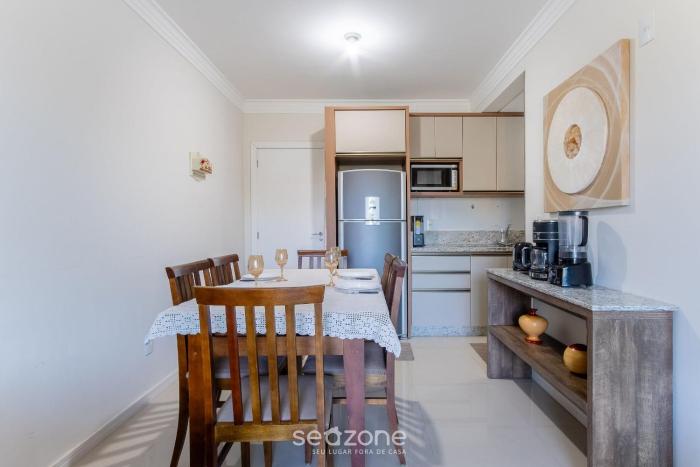 2 bedroom apart w air 270m from the beach gps0102