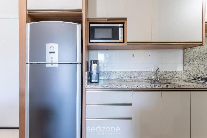 2 bedroom apart w air 270m from the beach gps0102