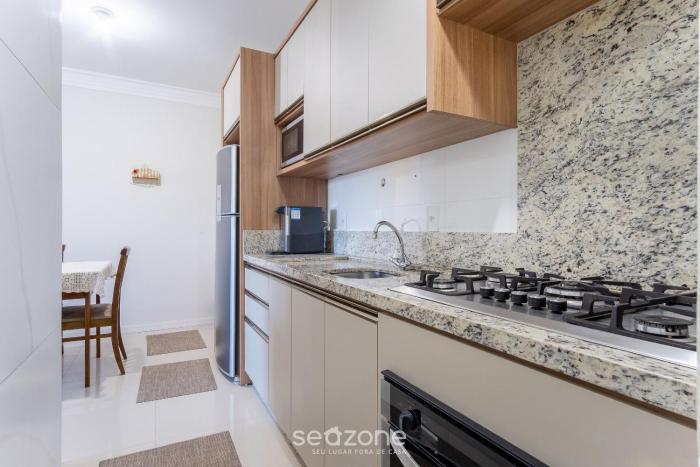 2 bedroom apart w air 270m from the beach gps0102