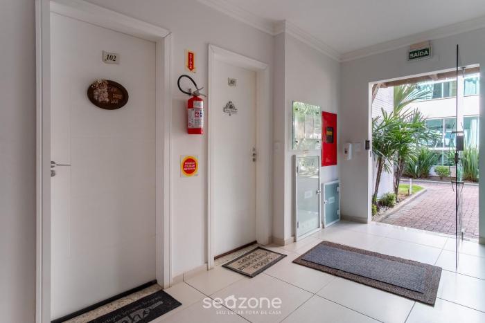 2 bedroom apart w air 270m from the beach gps0102