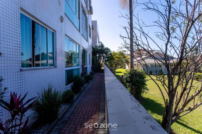 2 bedroom apart w air 270m from the beach gps0102