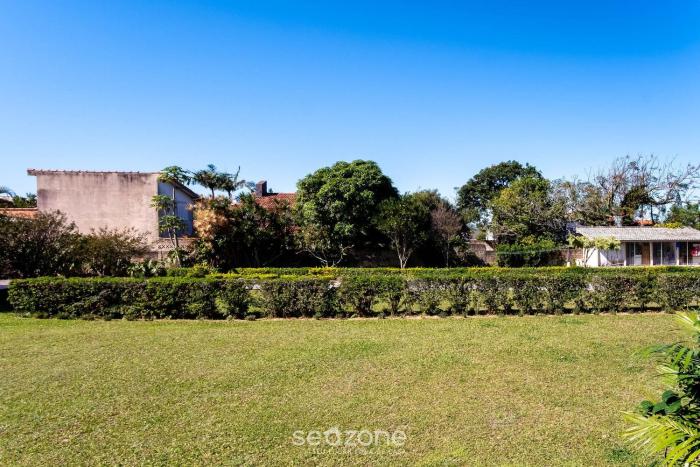 2 bedroom apart w air 270m from the beach gps0102