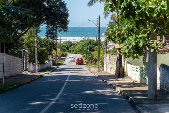2 bedroom apart w air 270m from the beach gps0102