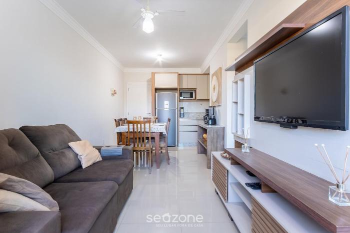 2 bedroom apart w air 270m from the beach gps0102