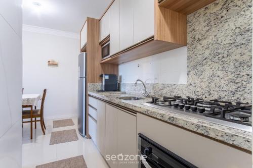 2 bedroom apart w air 270m from the beach gps0102