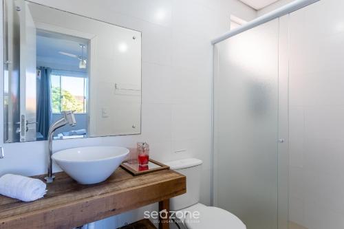 2 bedroom apart w air 270m from the beach gps0102