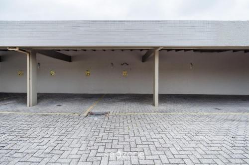 2 bedroom apart w air 270m from the beach gps0102