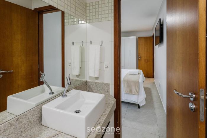 ocean view apt just 110m from the beach evo0801