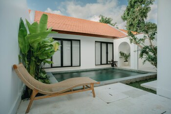 Avura Villa Munggu,,3 star