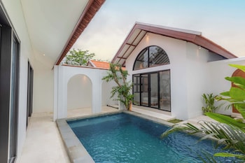 Avura Villa Munggu,,3 star