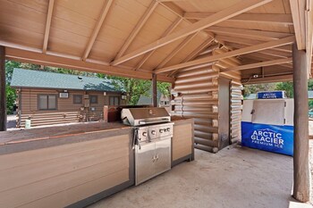 timber lodge cabin 6