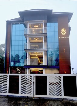 boulevard munnar