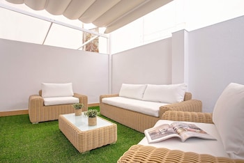 bright 3bdroom apartment in granada recogidas iii