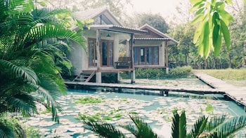 the garden echo