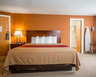Econo Lodge Lake Region,Center Ossipee>>Carroll,2 star