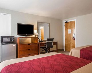 Econo Lodge Lake Region,Center Ossipee>>Carroll,2 star