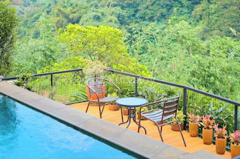 Aura Villa By Kozystay - Bandung,,4 star