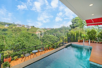 Aura Villa By Kozystay - Bandung,,4 star