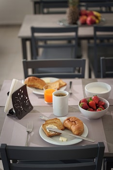 costa di sopra hospitality
