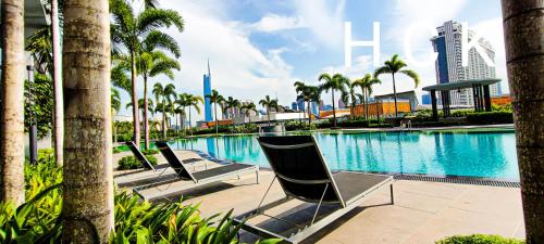luxury balcony at trion 1 kl by hck