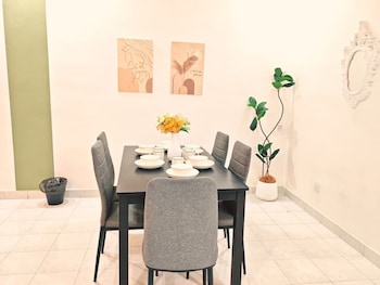 Ioic,,2 star