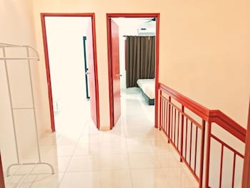 Ioic,,2 star