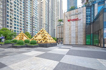 serenity serviced apartments landmark 81
