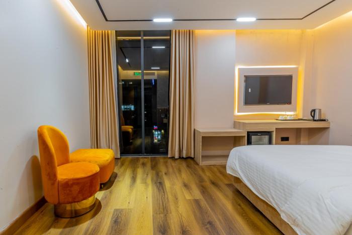 monsoon courtyard luxury hotel