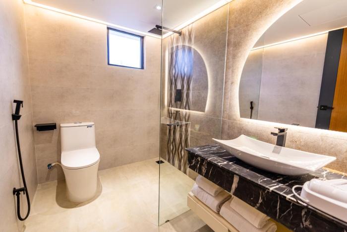 monsoon courtyard luxury hotel