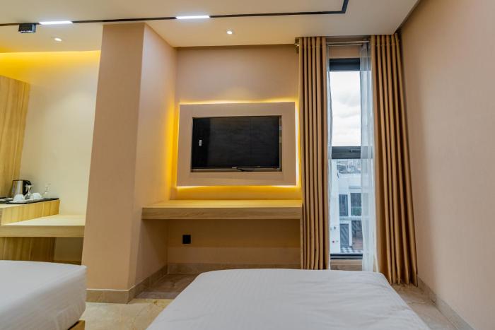 monsoon courtyard luxury hotel