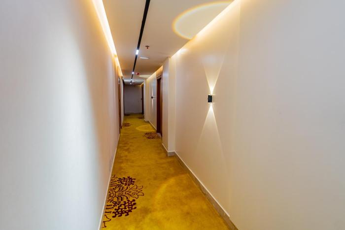 monsoon courtyard luxury hotel