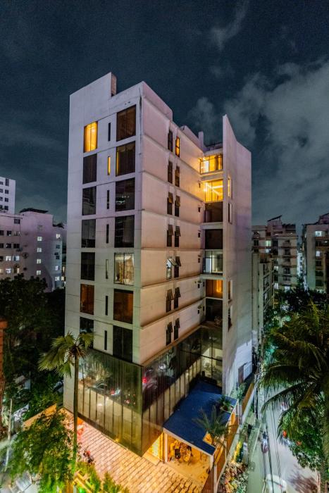 monsoon courtyard luxury hotel