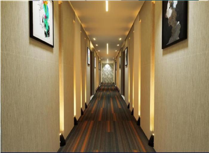 monsoon courtyard luxury hotel