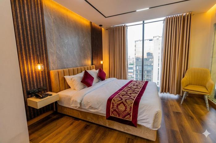 monsoon courtyard luxury hotel