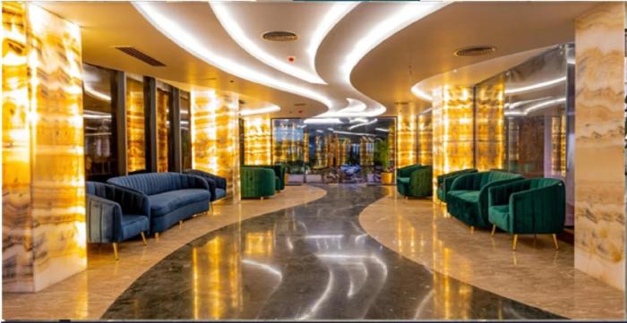 monsoon courtyard luxury hotel